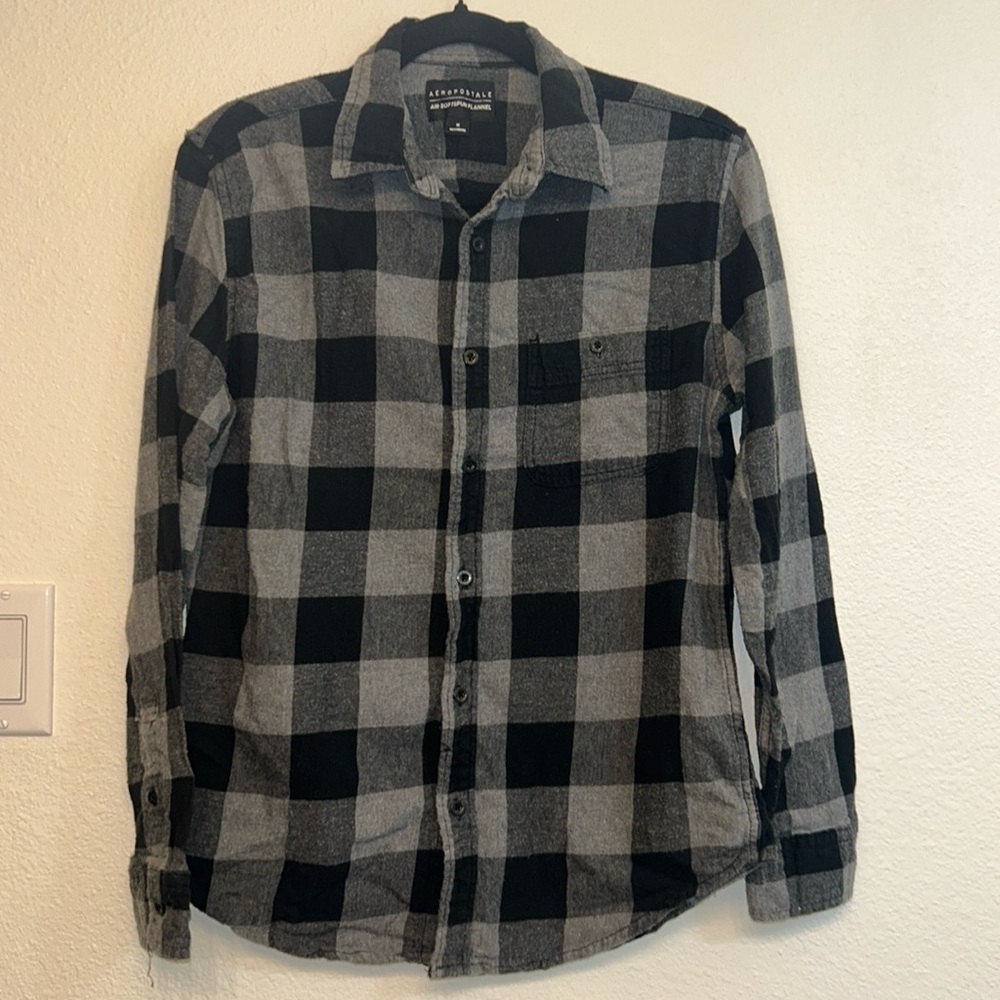 (Men’s) Aeropostale Air Softspun Flannel Size:M
Long Sleeves/ button down.
